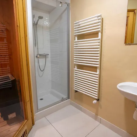 Serpolet Outside Hot Tub And Sauna Alpehytte Mussillon