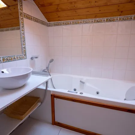 Serpolet Outside Hot Tub And Sauna *
